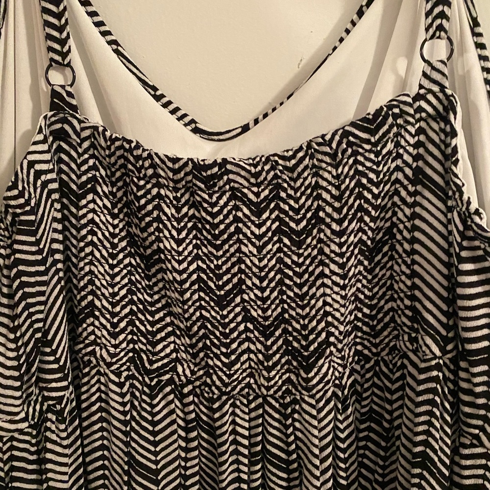 Dress - Picture 9 of 9